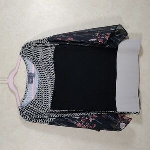 12147 Chico's Travelers black & tan w/sheer sleeves blouse 2 L